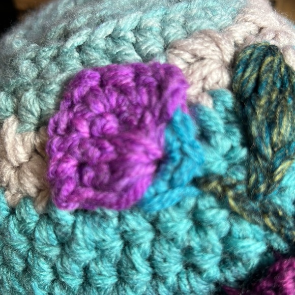 Handmade Crochet Beanie medium soft mandala acrylic yarn new - Picture 10 of 10